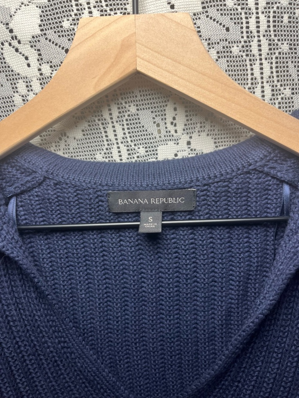 Banana Republic Ribbed Cotton KnitV-Neck Short Sleeve Sailor Sweater (182) - Picture 3 of 8